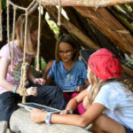 KinderinHuette_c_Niki_Huwyler_WWFSchweiz-1